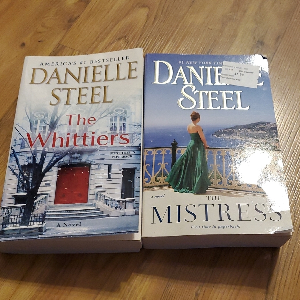 🎈Danielle Steel Novels - The Whittiers & The Mistress🎈